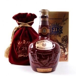 Chivas Regal - Royal Salute 21 yo - Red Wade Ceramic Decanter- Blended Scotch Whisky - 70cl - 40% ABV